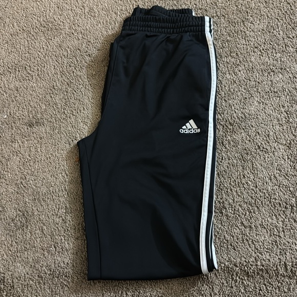 Adidas Lightweight Jogger Size XL - Picture 5 of 5